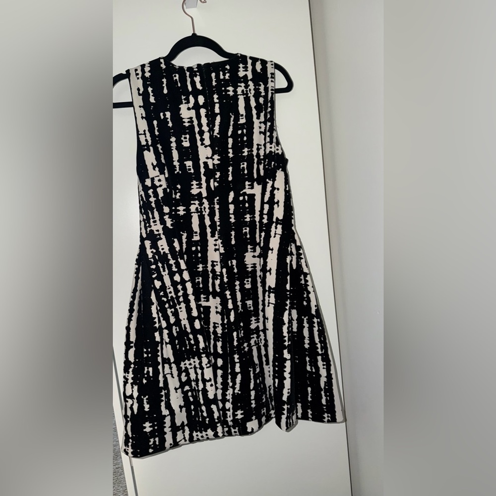 Black & White Patterned Calvin Klein Women’s Dress